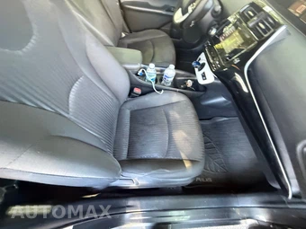 2018 Toyota Prius Two - miniatura 141
