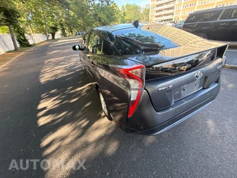 2018 Toyota Prius Two - miniatura 15