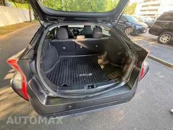 2018 Toyota Prius Two - miniatura 16