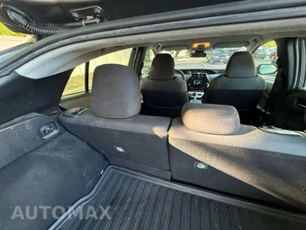 2018 Toyota Prius Two - miniatura 25