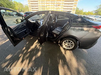 2018 Toyota Prius Two - miniatura 80