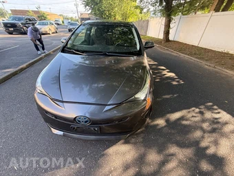 2018 Toyota Prius Two - miniatura 9