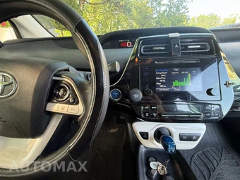 2018 Toyota Prius Two - miniatura 92