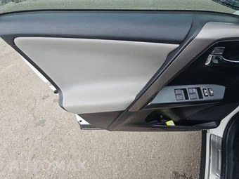 2018 Toyota RAV4 Hybrid XLE - miniatura 9