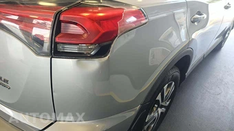 2018 Toyota RAV4 LE - miniatura 21