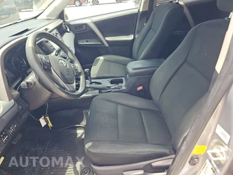 2018 Toyota RAV4 LE - miniatura 7