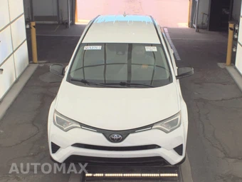 2018 Toyota RAV4 LE - miniatura 2