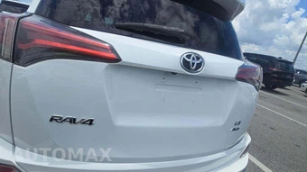 2018 Toyota RAV4 LE - miniatura 21