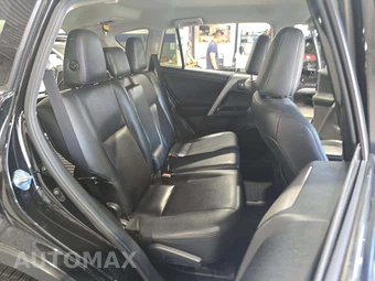 2018 Toyota RAV4 LE – miniatura 16