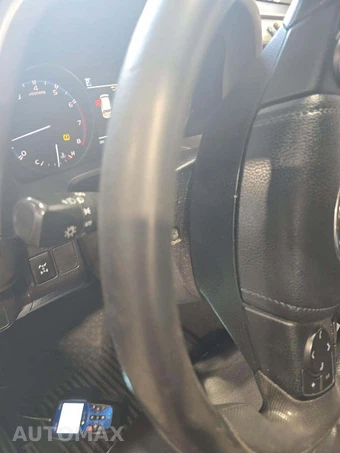 2018 Toyota RAV4 LE – miniatura 21