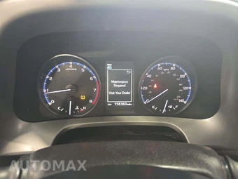 2018 Toyota RAV4 LE – miniatura 9