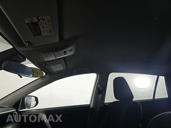 2018 Toyota RAV4 LE – miniatura 17