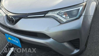 2018 Toyota RAV4 LE – miniatura 18