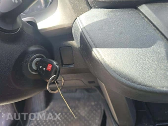 2018 Toyota RAV4 LE - miniatura 5