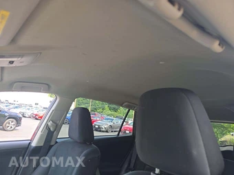 2018 Toyota RAV4 LE - miniatura 8