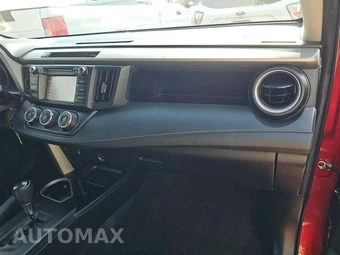 2018 Toyota RAV4 LE - miniatura 18