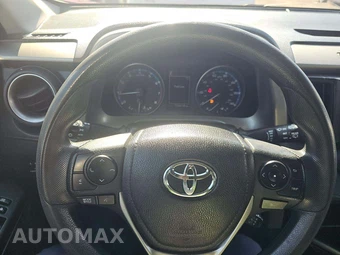2018 Toyota RAV4 LE - miniatura 20