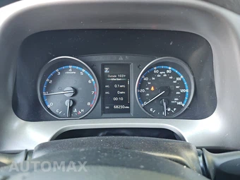 2018 Toyota RAV4 LE – miniatura 12