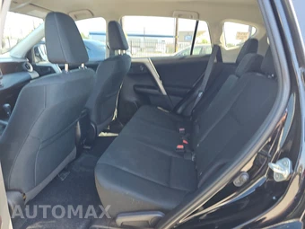 2018 Toyota RAV4 LE – miniatura 13