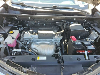 2018 Toyota RAV4 LE – miniatura 15