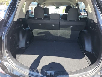 2018 Toyota RAV4 LE – miniatura 16