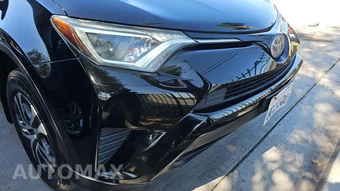 2018 Toyota RAV4 LE – miniatura 27
