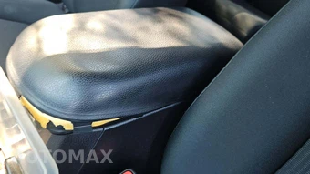 2018 Toyota RAV4 LE – miniatura 28