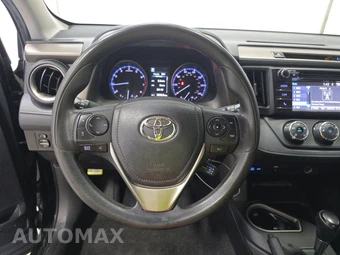2018 Toyota RAV4 LE - miniatura 10