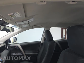 2018 Toyota RAV4 LE - miniatura 18