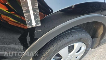2018 Toyota RAV4 LE - miniatura 25