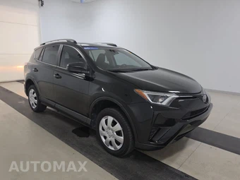 2018 Toyota RAV4 LE - miniatura 3