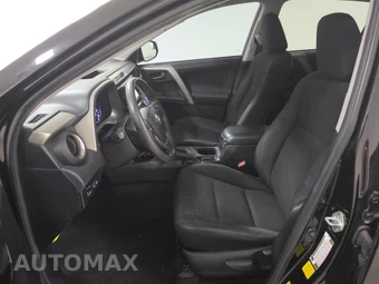 2018 Toyota RAV4 LE - miniatura 7