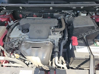 2018 Toyota RAV4 LE – miniatura 16