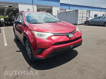 2018 Toyota RAV4 LE – miniatura 3