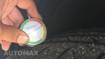 2018 Toyota RAV4 LE – miniatura 38