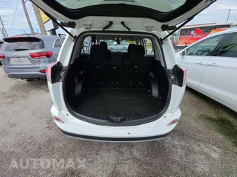2018 Toyota RAV4 LE - miniatura 14
