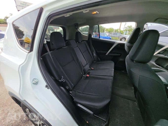 2018 Toyota RAV4 LE - miniatura 16
