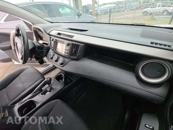2018 Toyota RAV4 LE - miniatura 19