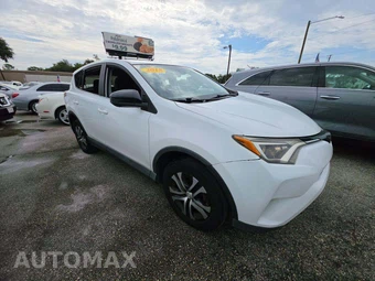 2018 Toyota RAV4 LE - miniatura 4