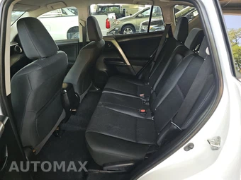 2018 Toyota RAV4 LE – miniatura 13