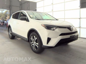 2018 Toyota RAV4 LE – miniatura 3