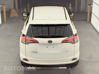 2018 Toyota RAV4 LE – miniatura 5