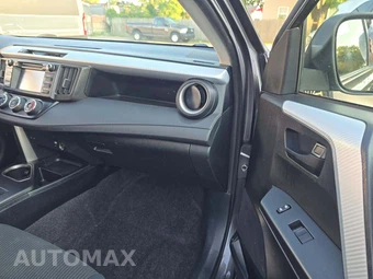 2018 Toyota RAV4 LE – miniatura 19