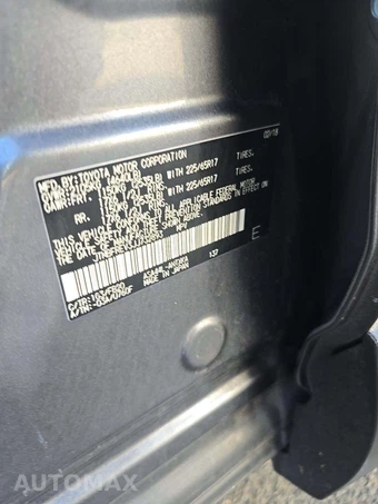 2018 Toyota RAV4 LE – miniatura 5
