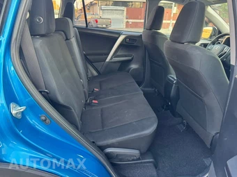 2018 Toyota RAV4 LE - miniatura 11