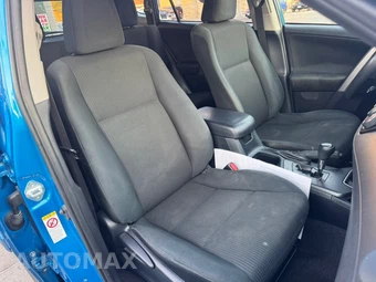 2018 Toyota RAV4 LE - miniatura 12