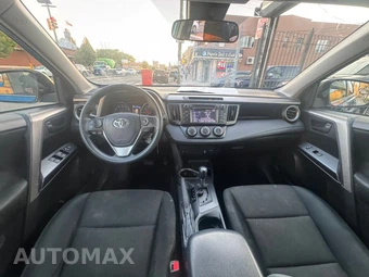 2018 Toyota RAV4 LE - miniatura 13