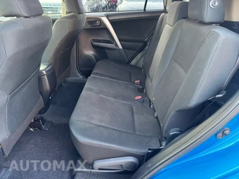 2018 Toyota RAV4 LE - miniatura 9