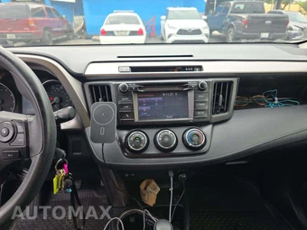 2018 Toyota RAV4 LE – miniatura 10