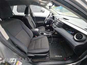 2018 Toyota RAV4 LE – miniatura 18